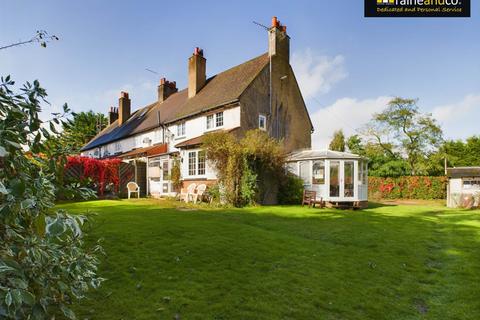 3 bedroom end of terrace house for sale, St Giles Avenue, Potters Bar