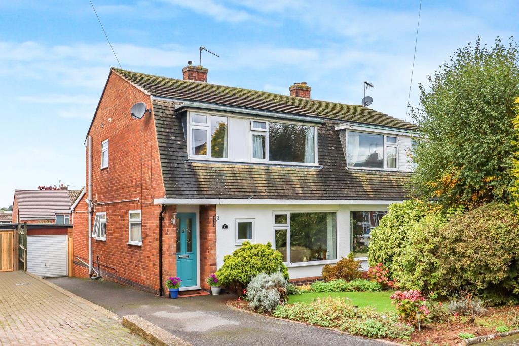 Lunn Avenue, Kenilworth 3 bed semi-detached house - £400,000
