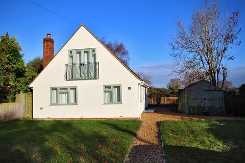 3 bedroom detached house to rent, Holly Lane, Pilley, Lymington