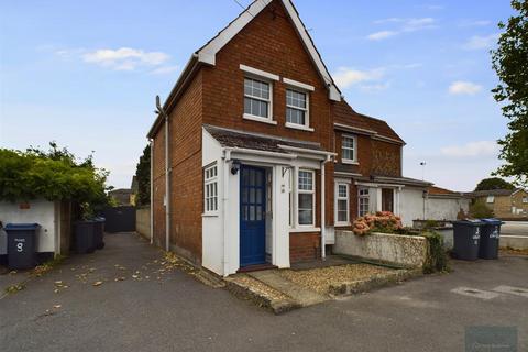 2 bedroom cottage for sale, Coburg Square, Melksham SN12