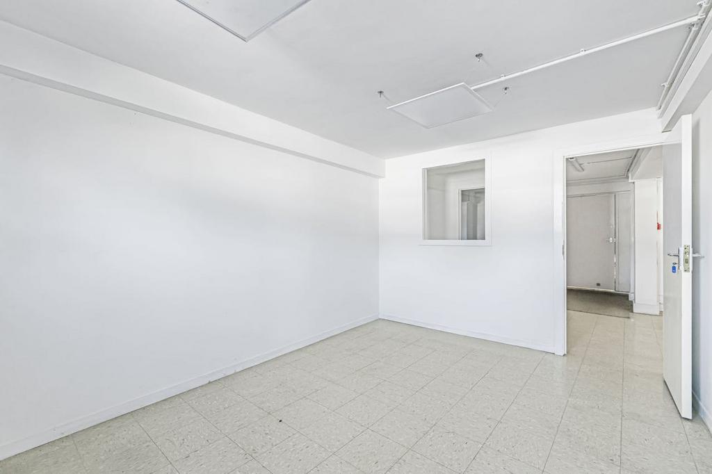 69 40328.jpg