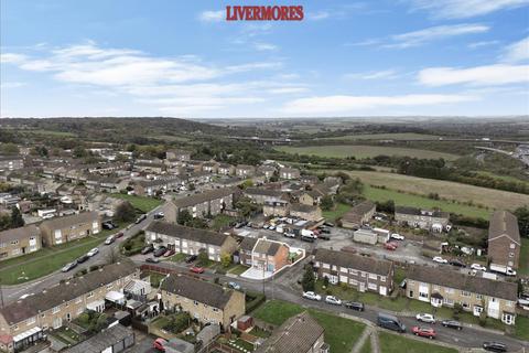 15 Queens Gardens, Dartford, DA2 6HZ