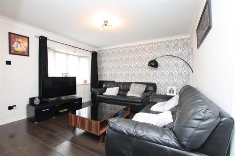 15 Queens Gardens, Dartford, DA2 6HZ