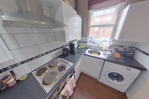 5 bedroom property to rent, 45 Royal Park Terrace, Hyde Park, Leeds LS6