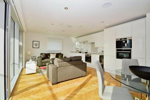 2 bedroom penthouse to rent, Commercial Road, Aldgate, E1