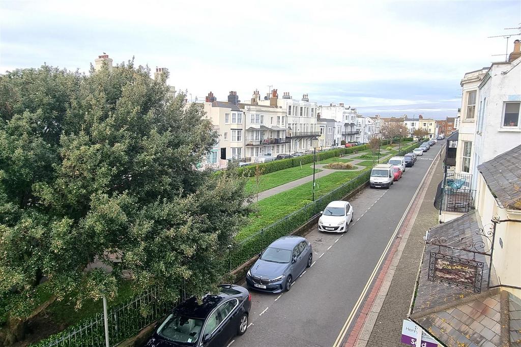 Steyne Gardens from Balcony.jpg