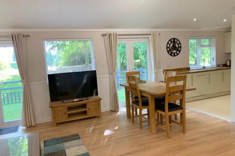 2 bedroom chalet for sale, Willow Lakes, Ashby Cum Fenby DN37