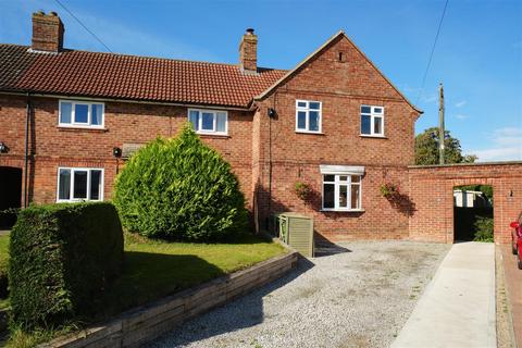 4 bedroom end of terrace house for sale, Manor Drive, Brafferton, York