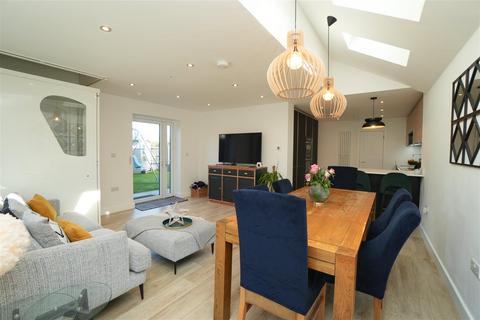 16 Manor Drive, Brafferton, York, YO61 2QA