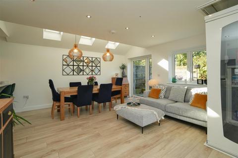 16 Manor Drive, Brafferton, York, YO61 2QA