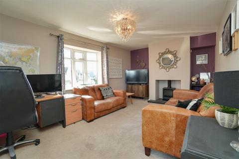 16 Manor Drive, Brafferton, York, YO61 2QA