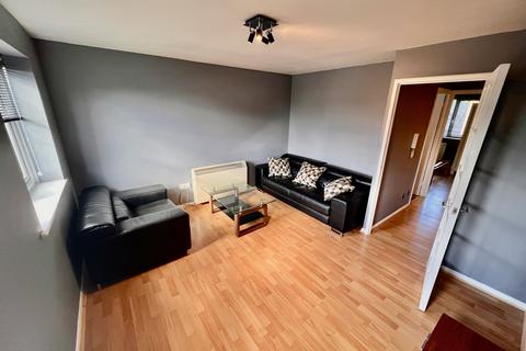 252 Redford Close, Feltham, TW13 4TG