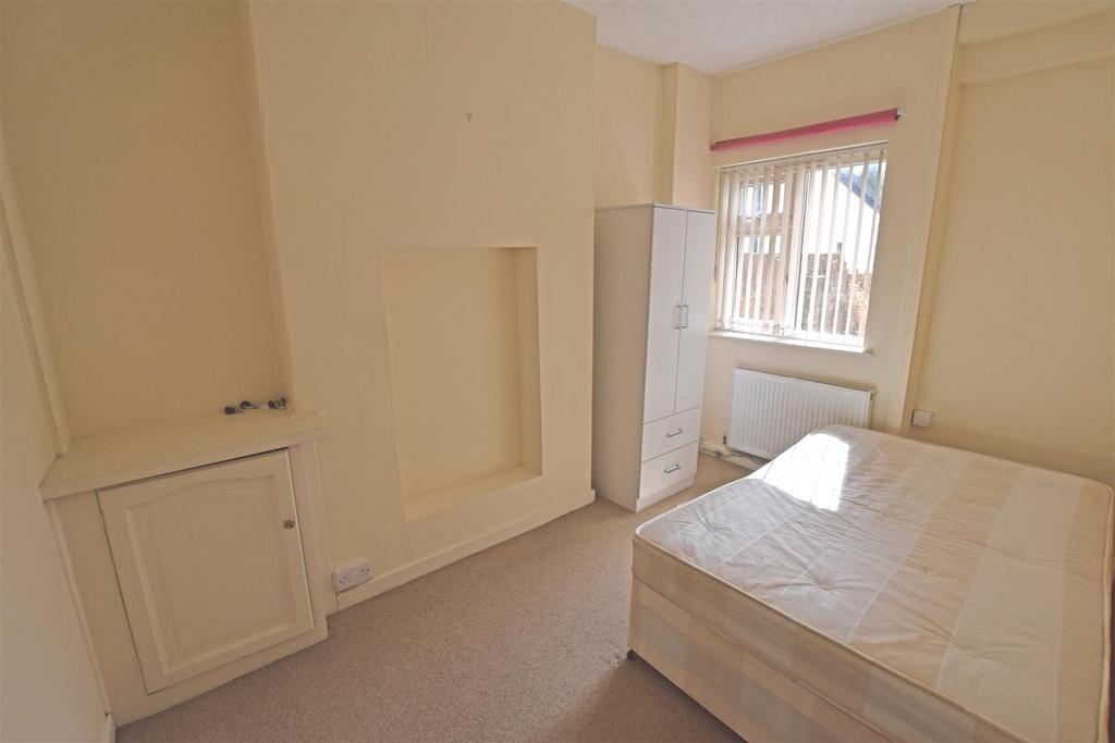 Middle Room