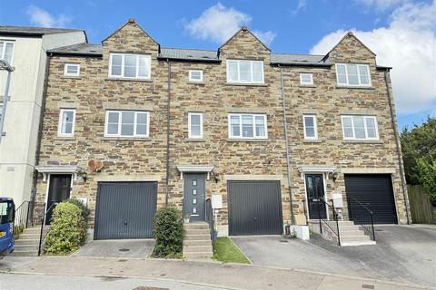 4 bedroom terraced house for sale, Gwithian Road, St. Austell