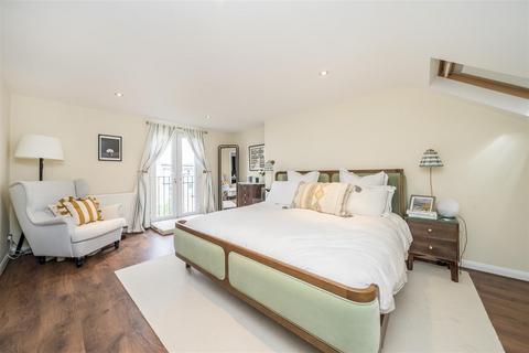 15 Hartington Road, Twickenham, TW1 3EL
