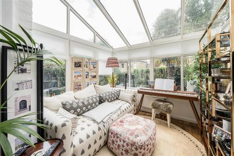 15 Hartington Road, Twickenham, TW1 3EL