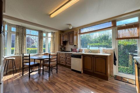 93 Earl Richards Road South, Exeter, EX2 6AP