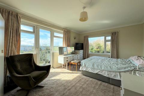 93 Earl Richards Road South, Exeter, EX2 6AP