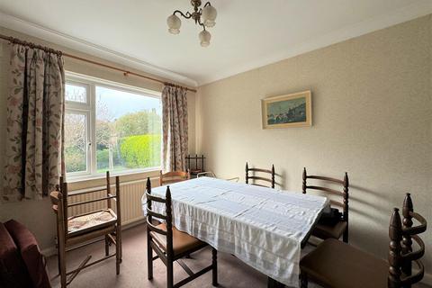 93 Earl Richards Road South, Exeter, EX2 6AP