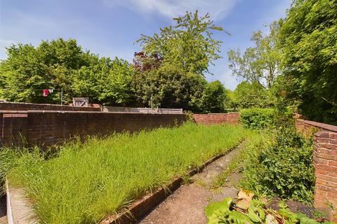 9 Mowbray Avenue, Exeter, EX4 4HB