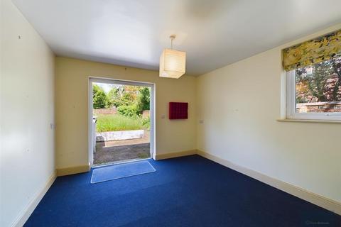 9 Mowbray Avenue, Exeter, EX4 4HB