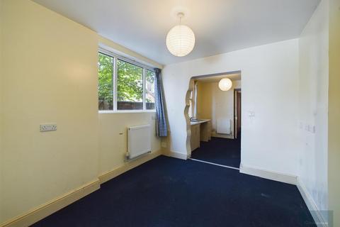 9 Mowbray Avenue, Exeter, EX4 4HB
