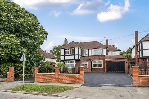 25 Clarendon Way, Chislehurst, BR7 6RE