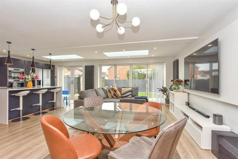 4 bedroom detached house for sale, Bedgebury Close, Rochester, Kent