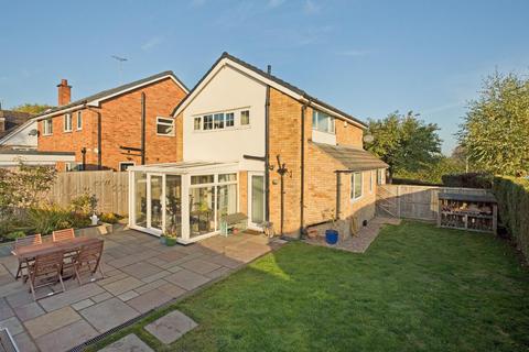2 Fieldhead Grove, Guiseley, Leeds, LS20 8DY