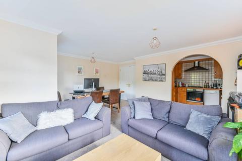 2 bedroom flat to rent, Clapham Road, Oval, London, SW9