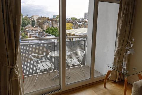 1 bedroom flat for sale, Hereford Road, Notting Hill, London, W2