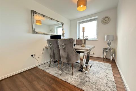 2 bedroom flat for sale, Centreway Apartments, Axon Place, Ilford