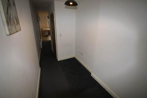 Studio to rent, James Street , ,