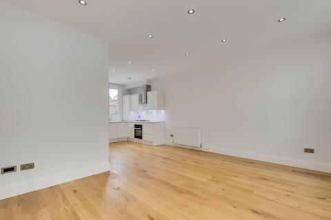 2 bedroom flat to rent, Elliott Road, Chiswick, London, UK