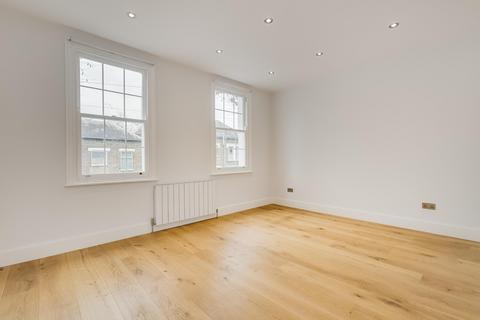 2 bedroom flat to rent, Elliott Road, Chiswick, London, UK