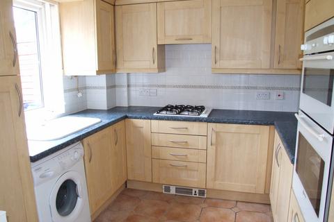 2 bedroom semi-detached house to rent, HORSELL/WOKING