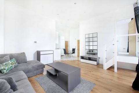 1 bedroom flat for sale, Gwynne Road, London