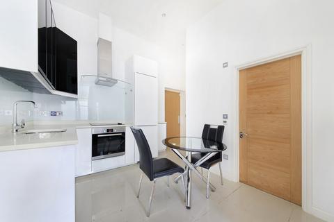 1 bedroom flat for sale, Gwynne Road, London