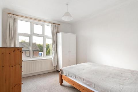 3 bedroom flat for sale, Chivalry Road, Battersea, London