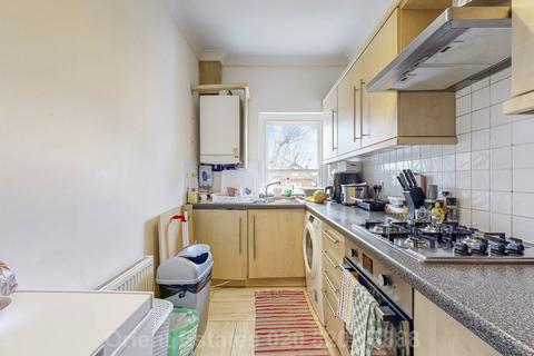 3 bedroom duplex for sale, Minster Road, London