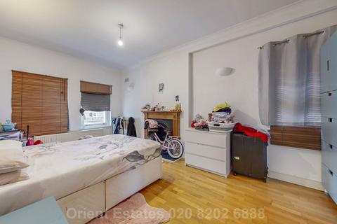 3 bedroom duplex for sale, Minster Road, London