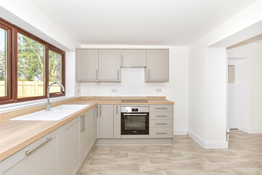 Kitchen/Breakfast Area