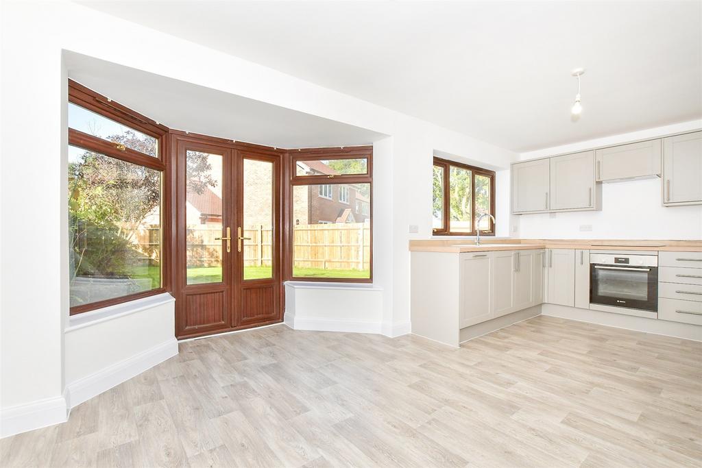 Kitchen/Breakfast Area