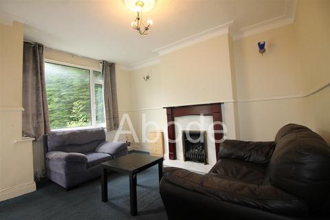 3 bedroom house to rent, Kelso Gardens, Hyde Park, Leeds