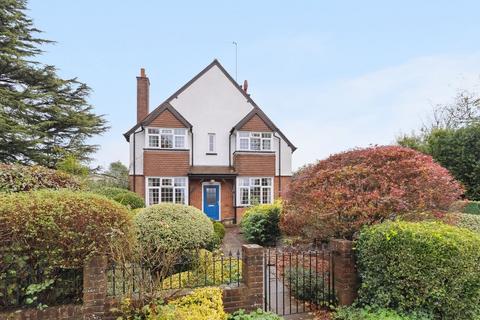 5 bedroom detached house for sale, Town End, Caterham CR3