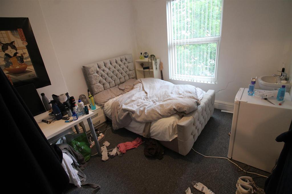 34 KR- Bedroom 5.JPG