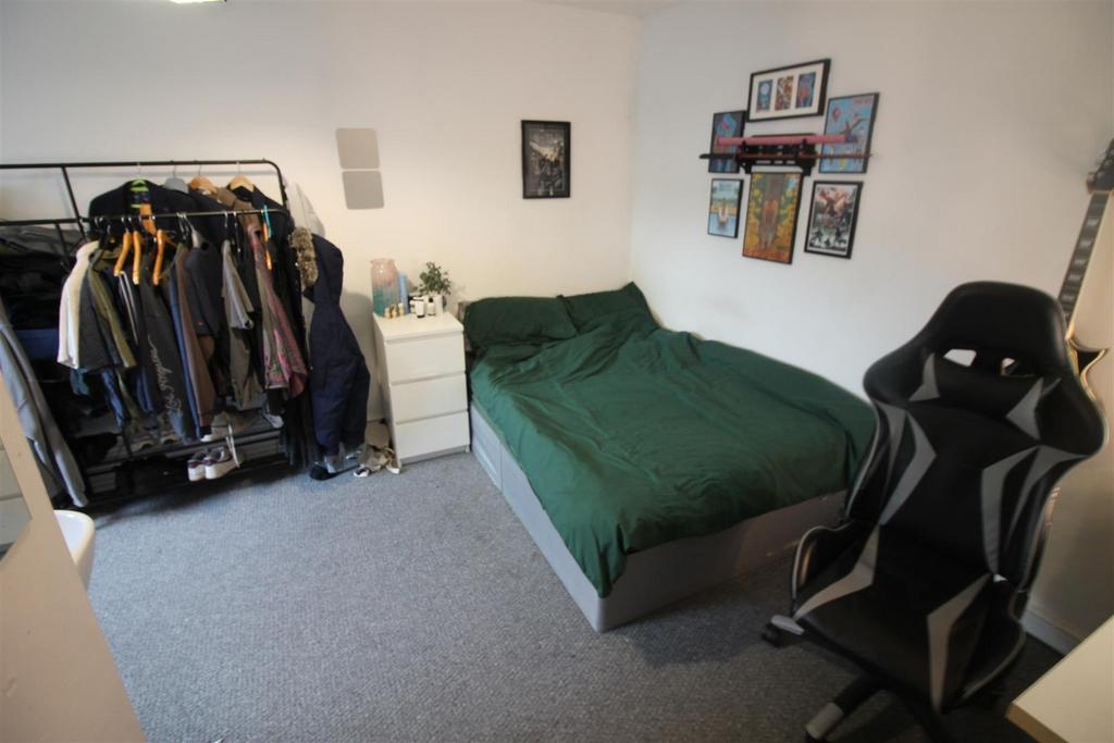 34 KR- Bedroom 3.1.JPG