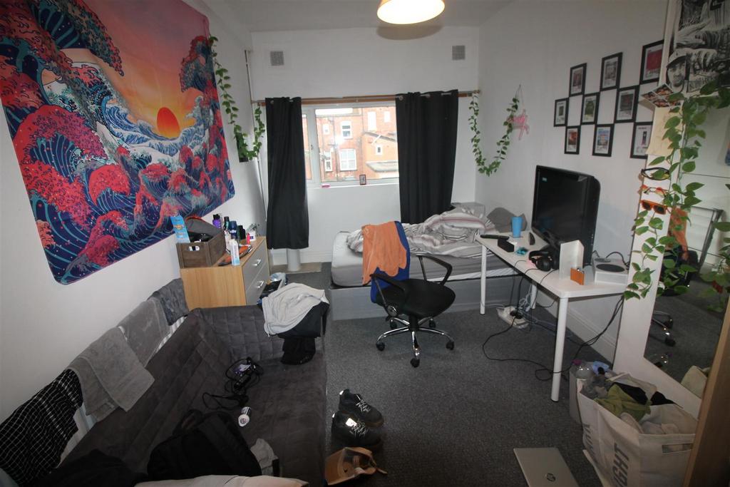 34 KR- Bedroom 1.JPG