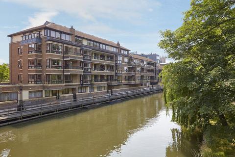Beaufort Place, Thompsons Lane, Cambridge, CB5