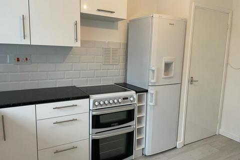 3 bedroom apartment to rent, Meyrick Street, Pembroke Dock